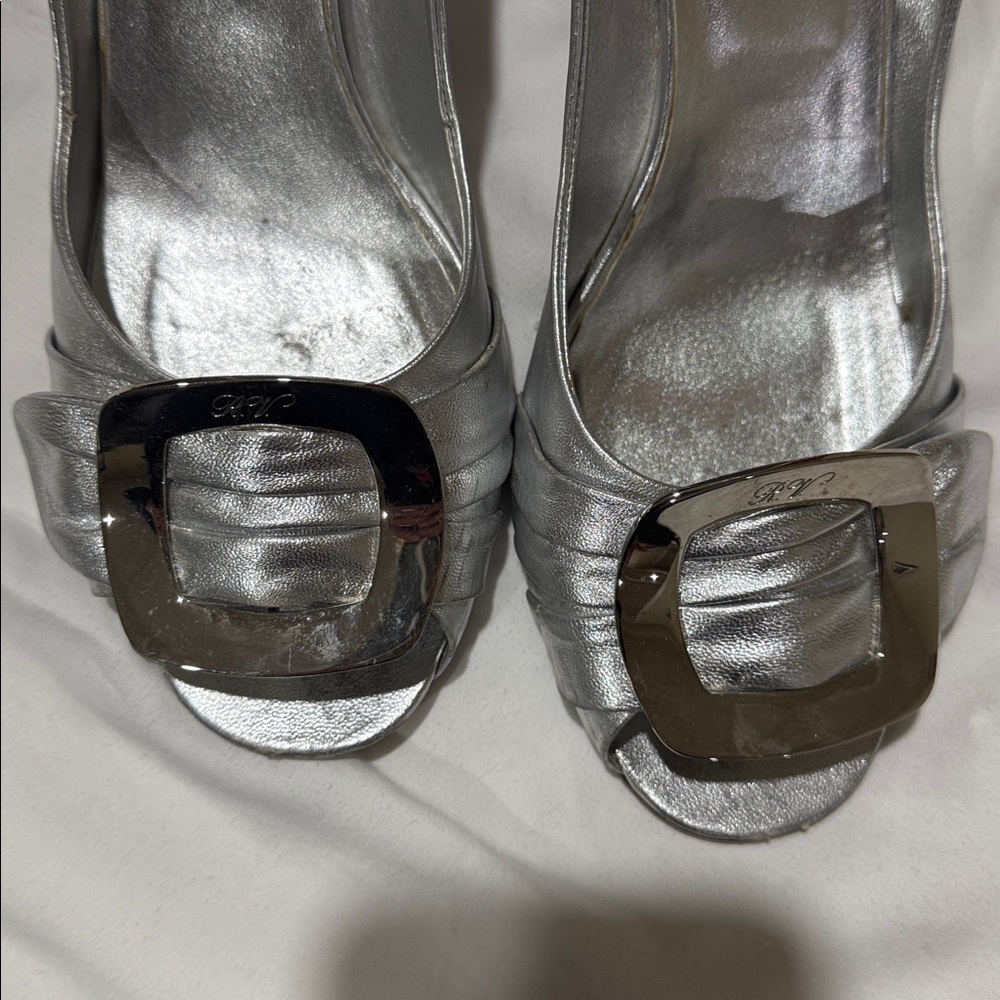 Roger Vivier Metallic Silver Heels with Buckle - Picture 5 of 10